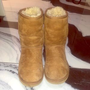 UGG AUSTRALIA BOOTS 8.5